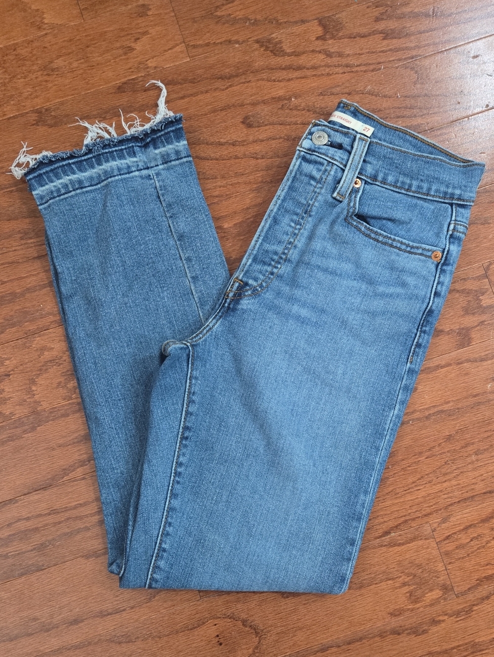 Levi Strauss Wedgie Straight Frayed Hem Straight Leg Women's Jeans Size 27